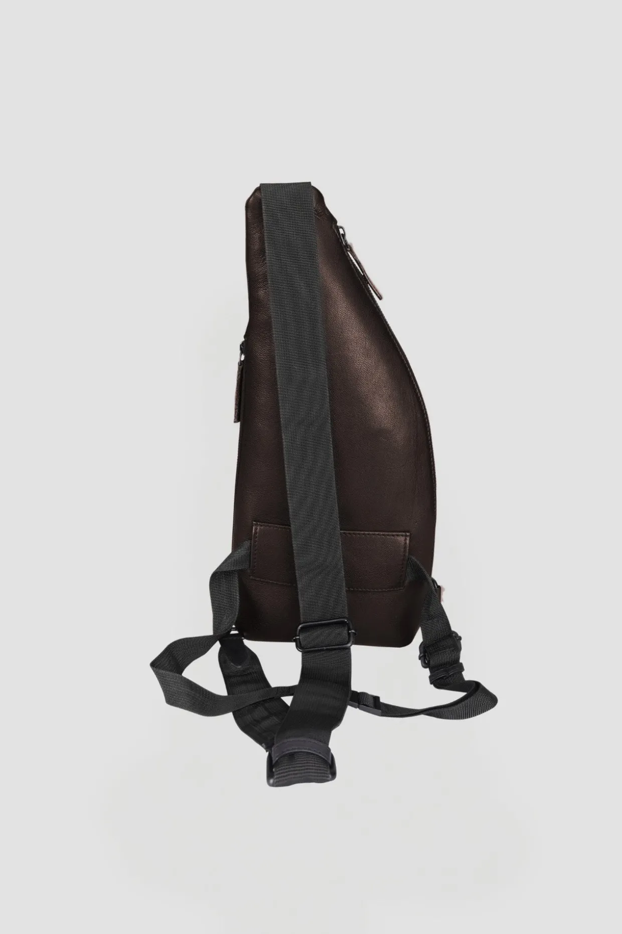 BO SLING BAG