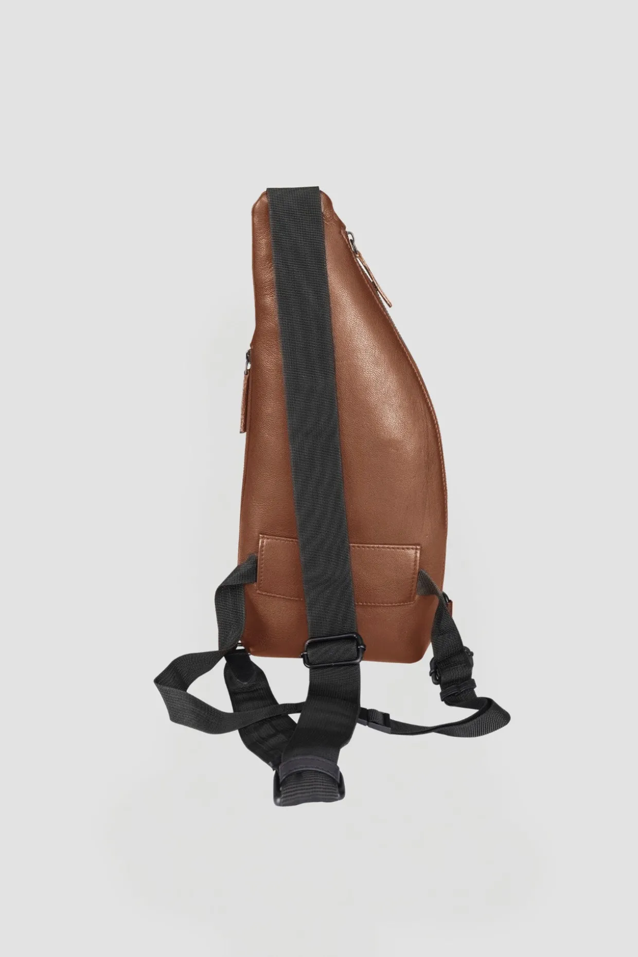 BO SLING BAG