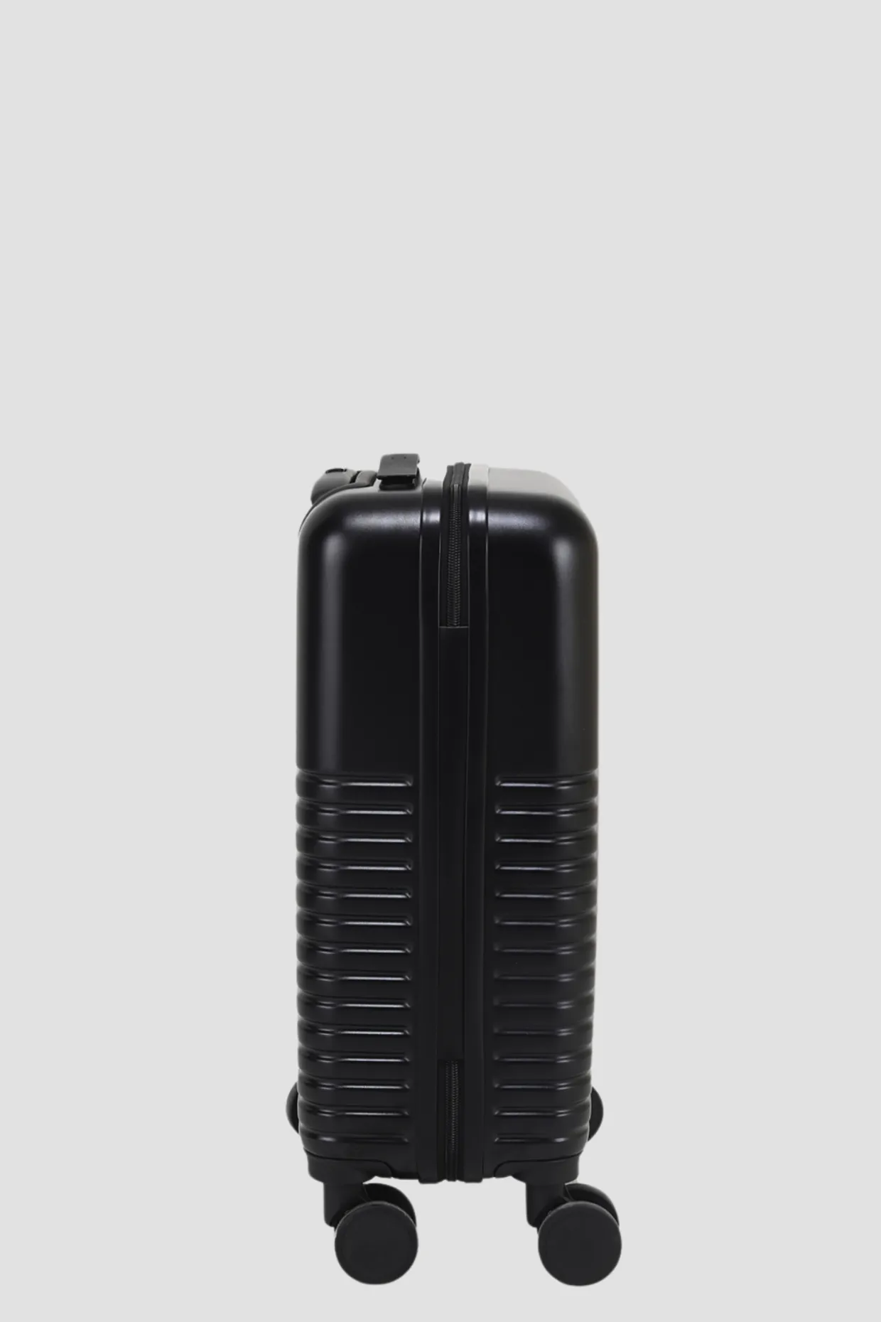 MONACO 18" CARRY-ON CASE