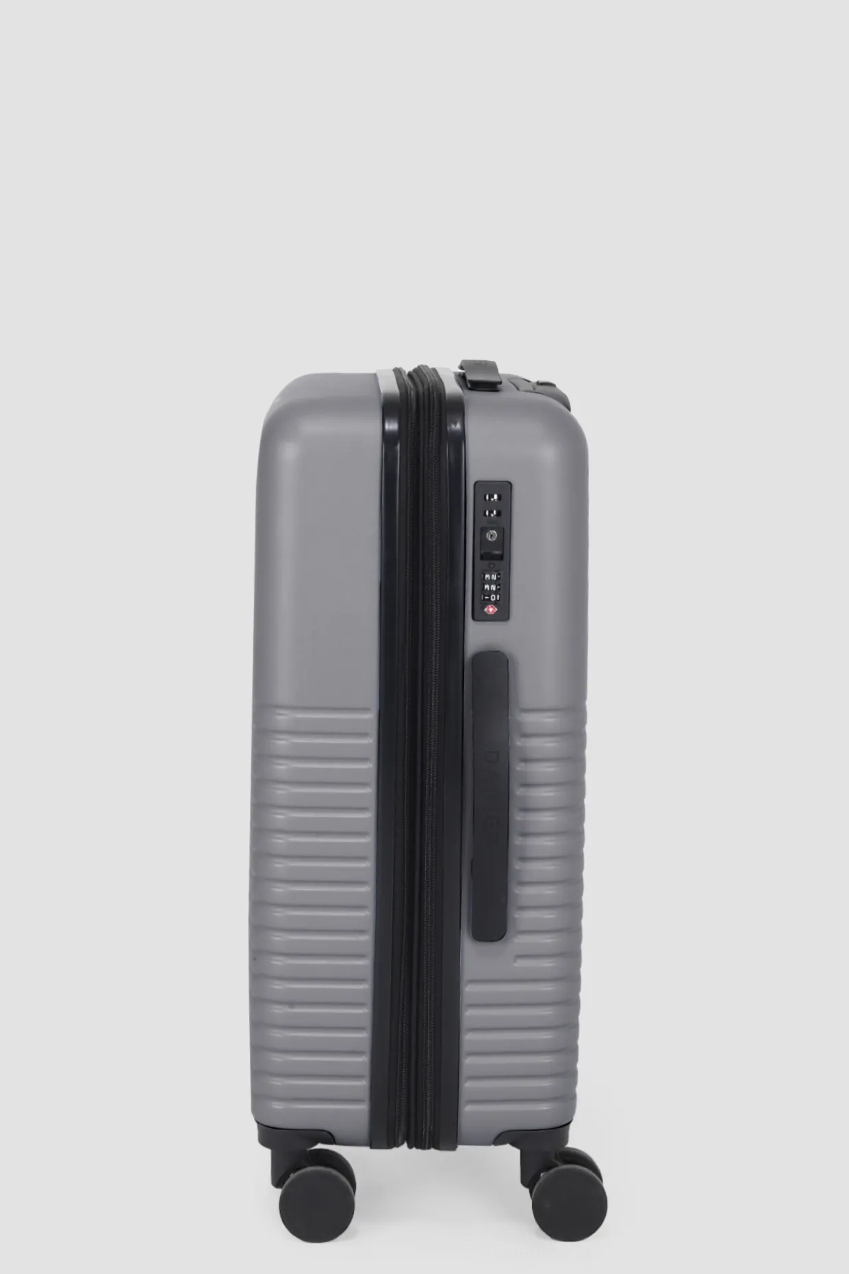 MONACO 22" MEDIUM LUGGAGE CASE