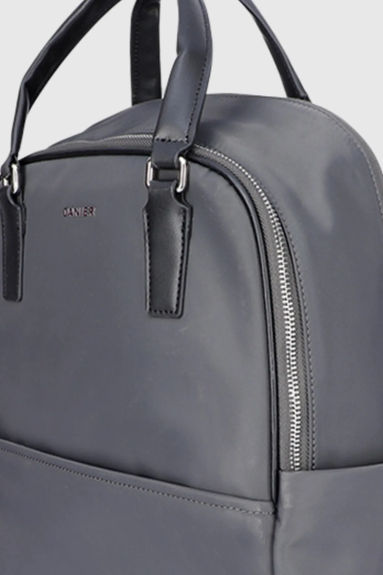 TRAVELPRO BACKPACK
