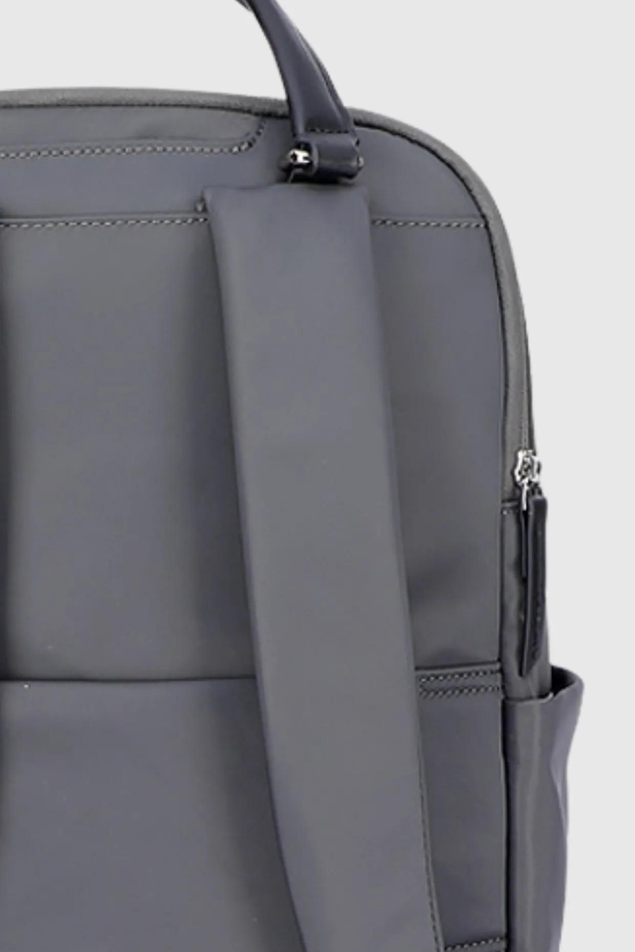 TRAVELPRO BACKPACK